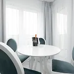 Diamond Apartment *